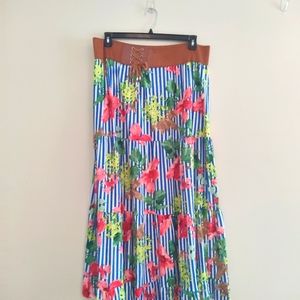 Women's 2x skirt with belted waist